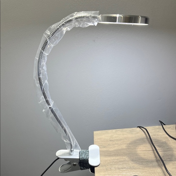 Desk flex head light - Picture 5 of 7